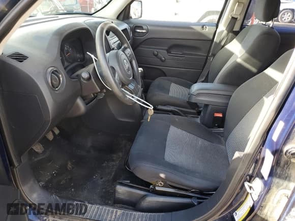 ✅ 2014 Jeep Patriot • VIN: 1C4NJPAB6ED822877 • Lot: 80121384. Wystawiony na Copart z przebiegiem 171 962 mil. Bezpłatny archiwum sprzedaży aukcyjnych z USA i szczegółowy raport historii pojazdu na DreamBid. Zdjęcie 7.