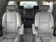 ✅ 2007 Chevrolet Suburban LTZ • VIN: 3GNFK16367G132334 • Lot: 81407164. Wystawiony na Copart z przebiegiem 201 998 mil. Bezpłatny archiwum sprzedaży aukcyjnych z USA i szczegółowy raport historii pojazdu na DreamBid. Zdjęcie 10.