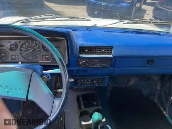 ✅ 1984 Datsun 720 • VIN: JN6ND01S5EX276292 • Lot: 66215945. Wystawiony na Copart z przebiegiem 101 732 mil. Bezpłatny archiwum sprzedaży aukcyjnych z USA i szczegółowy raport historii pojazdu na DreamBid. Zdjęcie 9.