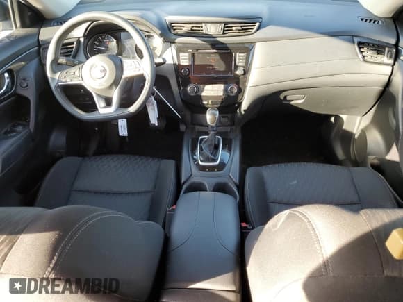 ✅ 2018 Nissan Rogue S • VIN: KNMAT2MTXJP555753 • Lot: 93524185. Wystawiony na Copart z przebiegiem 38 378 mil. Bezpłatny archiwum sprzedaży aukcyjnych z USA i szczegółowy raport historii pojazdu na DreamBid. Zdjęcie 8.