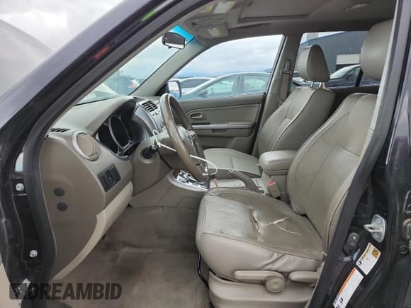 ✅ 2007 Suzuki Grand Vitara Luxury • VIN: JS3TD947774204697 • Lot: 89872135. Wystawiony na Copart z przebiegiem 161 121 mil. Bezpłatny archiwum sprzedaży aukcyjnych z USA i szczegółowy raport historii pojazdu na DreamBid. Zdjęcie 7.