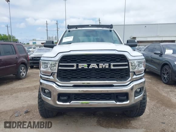 ✅ 2019 Ram 2500 Big Horn • VIN: 3C6UR5DL7KG587151 • Лот: 42086628. Опубликован ранее на IAAI с пробегом 137 868 миль. Бесплатный доступ к архиву аукционных продаж из США и подробный отчёт об истории автомобиля на DreamBid. Изображение 12.