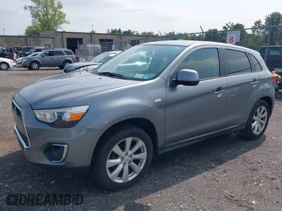 2013 Mitsubishi Outlander ES z VIN 4A4AR3AU8DE011083, wystawiony jako IAAI lot #43124485 z przebiegiem 90 264 mil mil oraz . Historia ofert i sprzedaży dostępna na DreamBid. Obrazek 2.