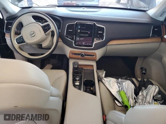 ✅ 2021 Volvo XC90 Momentum • VIN: YV4A22PK0M1724513 • Lot: 70893115. Listed on Copart with 27,658 mi. Free auction sales archive from the USA and detailed vehicle history report at DreamBid. Image 8.