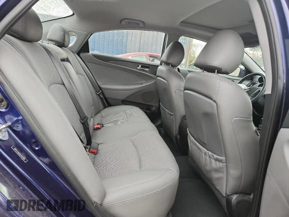 ✅ 2012 Hyundai Sonata SE • VIN: 5NPEC4AB3CH407757 • Lot: 85852955. Listed on Copart with 46,526 mi. Free auction sales archive from the USA and detailed vehicle history report at DreamBid. Image 10.