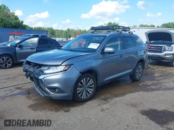 ✅ 2019 Mitsubishi Outlander SE • VIN: JA4AD3A35KZ018635 • Лот: 42720986. Опубликован ранее на IAAI с пробегом 126 772 миль. Бесплатный доступ к архиву аукционных продаж из США и подробный отчёт об истории автомобиля на DreamBid. Изображение 2.