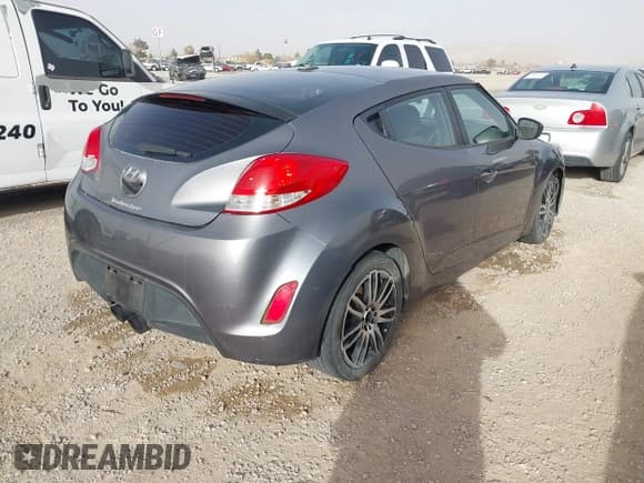 ✅ 2015 Hyundai Veloster RE:FLEX • VIN: KMHTC6AD1FU232984 • Lot: 41570593. Wystawiony na IAAI z przebiegiem 180 435 mil. Bezpłatny archiwum sprzedaży aukcyjnych z USA i szczegółowy raport historii pojazdu na DreamBid. Zdjęcie 4.