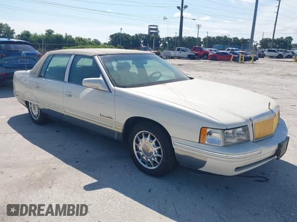 ✅ 1997 Cadillac DeVille • VIN: 1G6KD54YXVU295346 • Лот: 42752256. Опубликован ранее на IAAI с пробегом 43 434 миль. Бесплатный доступ к архиву аукционных продаж из США и подробный отчёт об истории автомобиля на DreamBid. Изображение 1.
