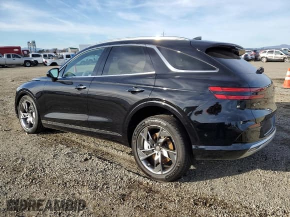 ✅ 2023 Genesis GV70 Advanced • VIN: 5NMMCET11PH000335 • Lot: 80167823. Listed on Copart with 4,873 mi. Free auction sales archive from the USA and detailed vehicle history report at DreamBid. Image 2.