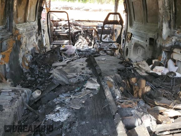 ✅ 2000 Ford Econoline Cargo • VIN: 1FTNE2424YHB40676 • Лот: 53939115. Опубликован ранее на Copart с пробегом Не указан. Бесплатный доступ к архиву аукционных продаж из США и подробный отчёт об истории автомобиля на DreamBid. Изображение 10.