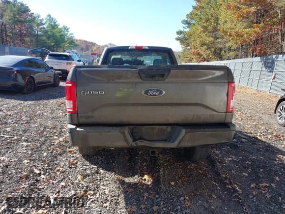 ✅ 2017 Ford F-150 XL • VIN: 1FTMF1E88HKC51000 • Lot: 40738846. Listed on IAAI with 216,822 mi. Free auction sales archive from the USA and detailed vehicle history report at DreamBid. Image 16.