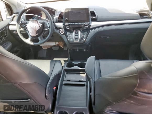 ✅ 2024 Honda Odyssey Touring • VIN: 5FNRL6H80RB034191 • Lot: 81036915. Listed on Copart with 16,978 mi. Free auction sales archive from the USA and detailed vehicle history report at DreamBid. Image 8.