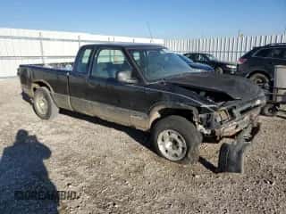 1997 Chevrolet S-10 LS z VIN 1GCCT19X7V8117562, wystawiony jako Copart lot #75640364 z przebiegiem 268 684 mil mil oraz Szkoda całkowita • Salvage title. Historia ofert i sprzedaży dostępna na DreamBid. Obrazek 4.