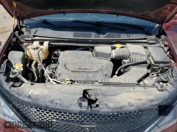 ✅ 2020 Chrysler Pacifica Touring L Plus • VIN: 2C4RC1EG8LR143315 • Lot: 86321875. Listed on Copart with 100,483 mi. Free auction sales archive from the USA and detailed vehicle history report at DreamBid. Image 12.