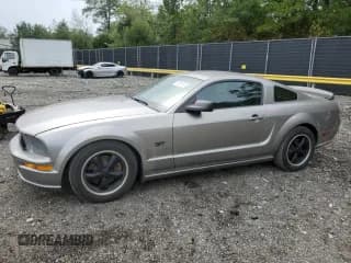 ✅ 2008 Ford Mustang GT Deluxe • VIN: 1ZVHT82H485102411 • Lot: 83945565. Listed on Copart with 106,652 mi. Free auction sales archive from the USA and detailed vehicle history report at DreamBid. Image 1.