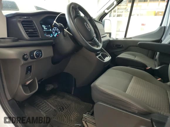 ✅ 2021 Ford Transit Passenger XL • VIN: 1FBAX2C83MKA31321 • Лот: 70137365. Опубликован ранее на Copart с пробегом 81 764 миль. Бесплатный доступ к архиву аукционных продаж из США и подробный отчёт об истории автомобиля на DreamBid. Изображение 8.