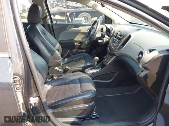 2016 Chevrolet Sonic LTZ с VIN 1G1JE6SB1G4156843, выставлен на аукционе IAAI как лот 43181449 с пробегом 70 664 миль миль и . История ставок и продаж доступна на DreamBid. Изображение 5.