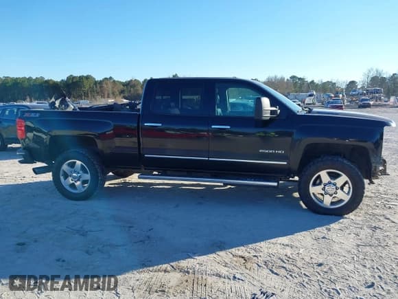 ✅ 2015 Chevrolet Silverado 2500HD LTZ • VIN: 1GC1KWE82FF138158 • Lot: 41369180. Listed on IAAI with 268,501 mi. Free auction sales archive from the USA and detailed vehicle history report at DreamBid. Image 14.