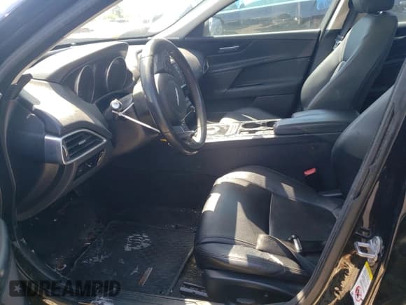 ✅ 2017 Jaguar XE 25t • VIN: SAJAR4BG5HA951765 • Lot: 46516203. Wystawiony na Copart z przebiegiem 203 260 mil. Bezpłatny archiwum sprzedaży aukcyjnych z USA i szczegółowy raport historii pojazdu na DreamBid. Zdjęcie 7.