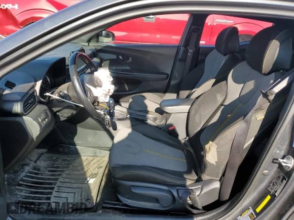 2021 Hyundai Veloster Turbo R-Spec z VIN KMHTH6AB6MU032650, wystawiony jako Copart lot #76237284 z przebiegiem 45 807 mil mil oraz Czysty tytuł • Clean title. Historia ofert i sprzedaży dostępna na DreamBid. Obrazek 7.