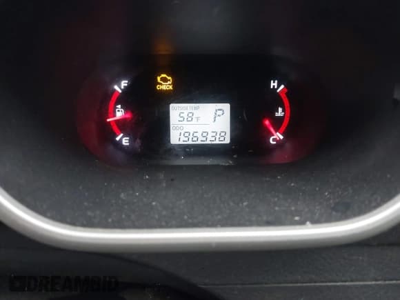 ✅ 2009 Toyota Matrix S • VIN: 2T1KE40EX9C030154 • Lot: 43804234. Wystawiony na IAAI z przebiegiem 196 938 mil. Bezpłatny archiwum sprzedaży aukcyjnych z USA i szczegółowy raport historii pojazdu na DreamBid. Zdjęcie 7.