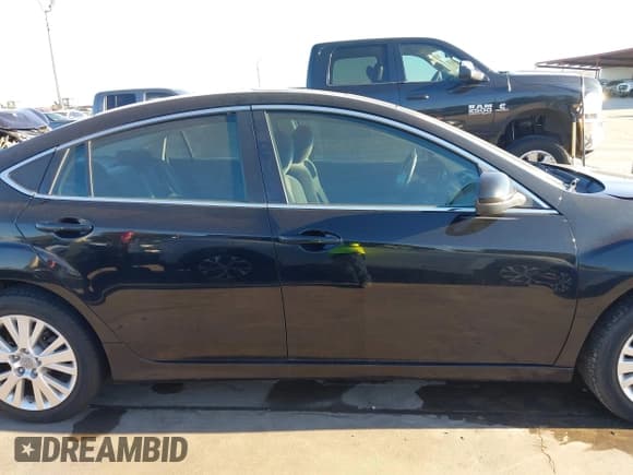 ✅ 2010 Mazda 6 i Touring • VIN: 1YVHZ8CH2A5M07261 • Lot: 43610903. Wystawiony na IAAI z przebiegiem 116 823 mil. Bezpłatny archiwum sprzedaży aukcyjnych z USA i szczegółowy raport historii pojazdu na DreamBid. Zdjęcie 13.