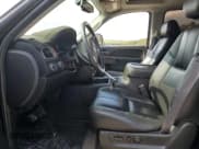 ✅ 2013 Chevrolet Suburban LT • VIN: 1GNSKJE76DR102183 • Lot: 56272494. Wystawiony na Copart z przebiegiem 122 679 mil. Bezpłatny archiwum sprzedaży aukcyjnych z USA i szczegółowy raport historii pojazdu na DreamBid. Zdjęcie 7.