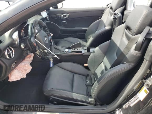 ✅ 2015 Mercedes-Benz SLK 250 • VIN: WDDPK4HA5FF101107 • Лот: 64192005. Опубликован ранее на Copart с пробегом Не указан. Бесплатный доступ к архиву аукционных продаж из США и подробный отчёт об истории автомобиля на DreamBid. Изображение 7.