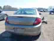 2000 Dodge Neon Highline z VIN 1B3ES46C7YD764572, wystawiony jako IAAI lot #41787703 z przebiegiem 204 657 mil mil oraz . Historia ofert i sprzedaży dostępna na DreamBid. Obrazek 16.