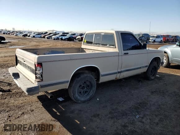 ✅ 1993 Chevrolet S-10 X96 • VIN: 1GCCS14R7P8108150 • Лот: 42836785. Опубликован ранее на Copart с пробегом 216 836 миль. Бесплатный доступ к архиву аукционных продаж из США и подробный отчёт об истории автомобиля на DreamBid. Изображение 3.