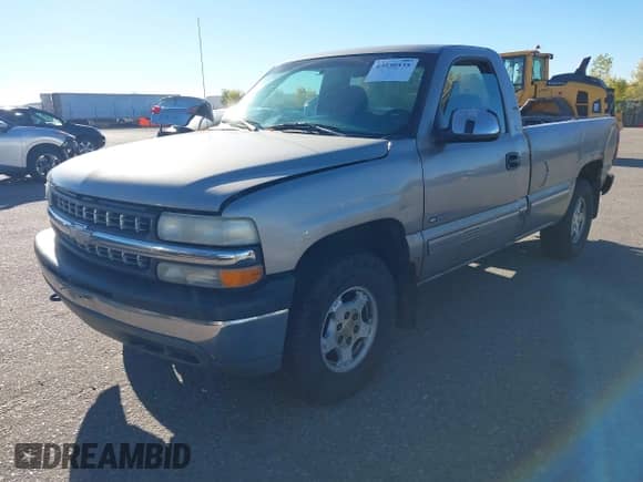1999 Chevrolet Silverado 1500 LT z VIN 1GCEK14T7XE208562, wystawiony jako IAAI lot #43530535 z przebiegiem 265 321 mil mil oraz . Historia ofert i sprzedaży dostępna na DreamBid. Obrazek 2.