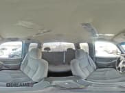 ✅ 2006 Chevrolet Silverado 2500HD Work Truck • VIN: 1GCHK29226E117541 • Лот: 85210894. Опубликован ранее на Copart с пробегом 323 223 миль. Бесплатный доступ к архиву аукционных продаж из США и подробный отчёт об истории автомобиля на DreamBid. Изображение 12.