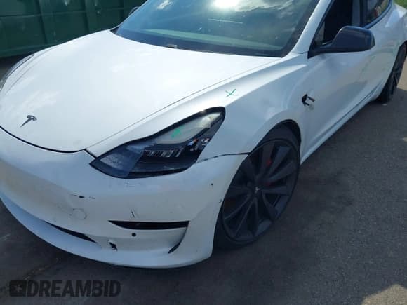 ✅ 2020 Tesla Model 3 Performance • VIN: 5YJ3E1EC4LF641391 • Lot: 43087689. Wystawiony na IAAI z przebiegiem 117 987 mil. Bezpłatny archiwum sprzedaży aukcyjnych z USA i szczegółowy raport historii pojazdu na DreamBid. Zdjęcie 6.