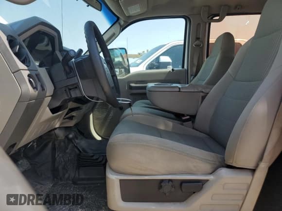 ✅ 2008 Ford F-350 XL • VIN: 1FTSW31R28EB48784 • Lot: 58558555. Listed on Copart with 278,732 mi. Free auction sales archive from the USA and detailed vehicle history report at DreamBid. Image 7.