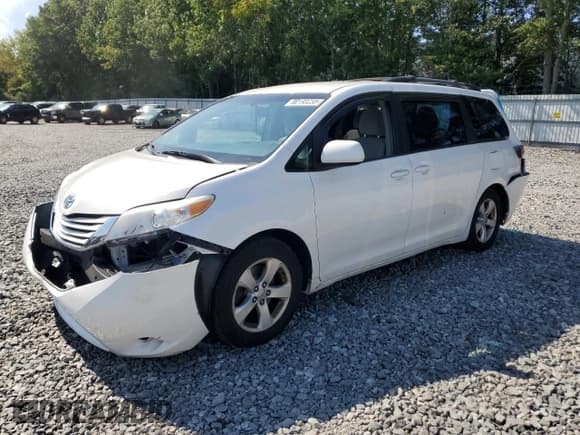 ✅ 2015 Toyota Sienna LE AAS • VIN: 5TDKK3DC3FS589057 • Lot: 80193055. Listed on Copart with 168,458 mi. Free auction sales archive from the USA and detailed vehicle history report at DreamBid. Image 1.