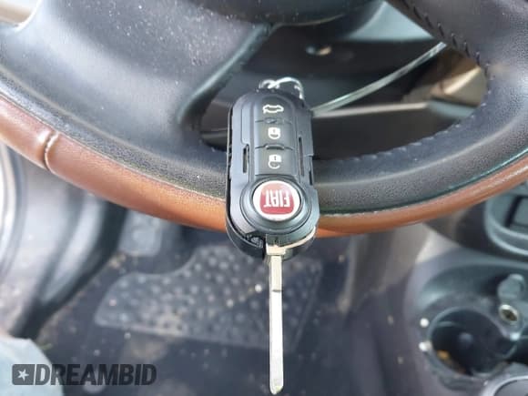 ✅ 2015 FIAT 500L Urbana Trekking • VIN: ZFBCFADH9FZ033832 • Lot: 43194406. Listed on IAAI with 99,868 mi. Free auction sales archive from the USA and detailed vehicle history report at DreamBid. Image 11.