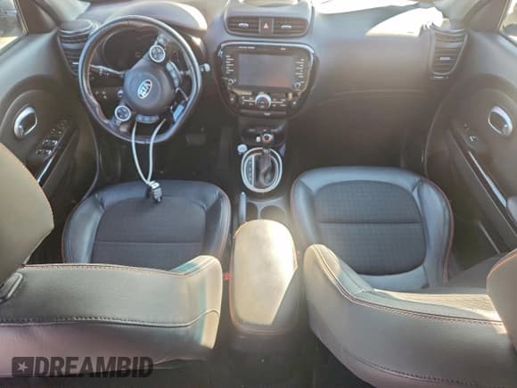 ✅ 2019 Kia Soul + • VIN: KNDJX3AA6K7011023 • Лот: 95246265. Опубликован ранее на Copart с пробегом 95 951 миль. Бесплатный доступ к архиву аукционных продаж из США и подробный отчёт об истории автомобиля на DreamBid. Изображение 8.