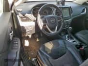 ✅ 2014 Jeep Cherokee Trailhawk • VIN: 1C4PJMBB1EW235173 • Lot: 81557235. Wystawiony na Copart z przebiegiem 185 966 mil. Bezpłatny archiwum sprzedaży aukcyjnych z USA i szczegółowy raport historii pojazdu na DreamBid. Zdjęcie 8.