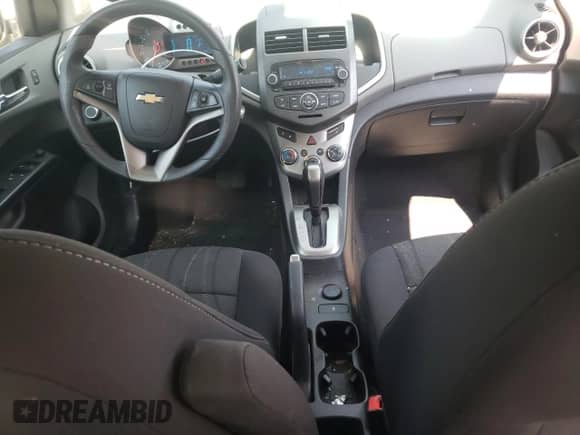 2015 Chevrolet Sonic LT z VIN 1G1JC6SH0F4123891, wystawiony jako Copart lot #66469884 z przebiegiem 112 800 mil mil oraz Szkoda całkowita • Salvage title. Historia ofert i sprzedaży dostępna na DreamBid. Obrazek 8.