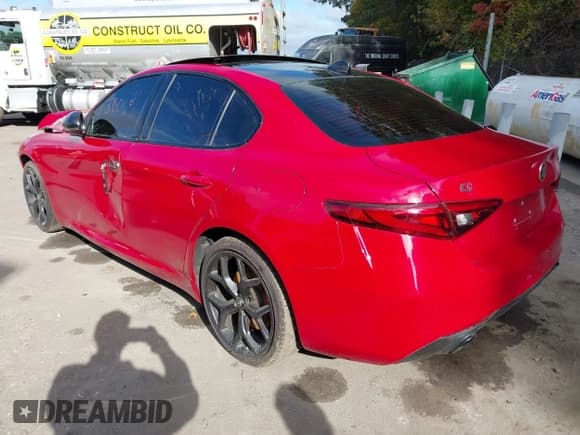 ✅ 2020 Alfa Romeo Giulia Ti • VIN: ZARFANBN6L7634914 • Lot: 43903320. Wystawiony na IAAI z przebiegiem 39 320 mil. Bezpłatny archiwum sprzedaży aukcyjnych z USA i szczegółowy raport historii pojazdu na DreamBid. Zdjęcie 3.