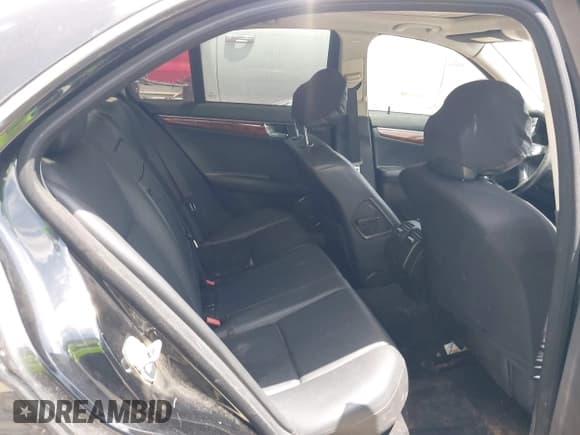 ✅ 2009 Mercedes-Benz C 300 Sport • VIN: WDDGF54X79R045825 • Lot: 42542259. Listed on IAAI with 163,812 mi. Free auction sales archive from the USA and detailed vehicle history report at DreamBid. Image 8.