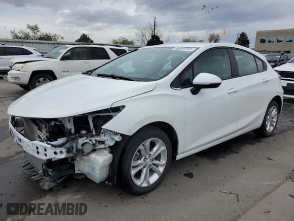 ✅ 2019 Chevrolet Cruze LS • VIN: 3G1BC6SM9KS605271 • Lot: 48819703. Listed on Copart with 30,702 mi. Free auction sales archive from the USA and detailed vehicle history report at DreamBid. Image 1.