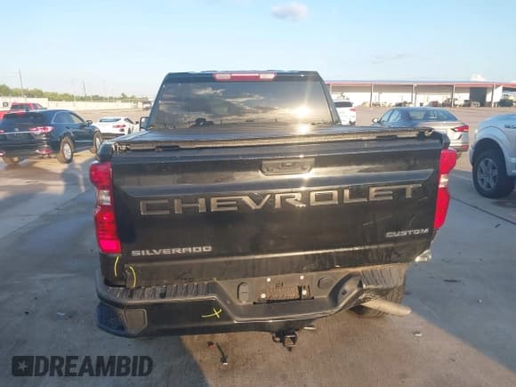✅ 2023 Chevrolet Silverado 1500 Custom Trail Boss • VIN: 3GCPDCEKXPG148290 • Lot: 42969215. Wystawiony na IAAI z przebiegiem 41 300 mil. Bezpłatny archiwum sprzedaży aukcyjnych z USA i szczegółowy raport historii pojazdu na DreamBid. Zdjęcie 16.