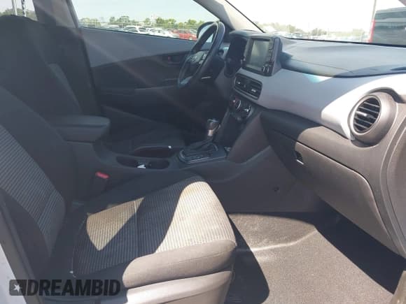 ✅ 2018 Hyundai Kona SEL • VIN: KM8K62AA5JU073459 • Лот: 43352612. Опубликован ранее на IAAI с пробегом 77 655 миль. Бесплатный доступ к архиву аукционных продаж из США и подробный отчёт об истории автомобиля на DreamBid. Изображение 5.