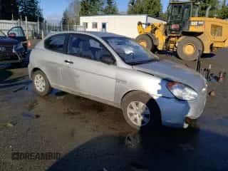 2009 Hyundai Accent Auto GS z VIN KMHCM36C89U142148, wystawiony jako Copart lot #83156304 z przebiegiem 105 534 mil mil oraz Szkoda całkowita • Salvage title. Historia ofert i sprzedaży dostępna na DreamBid. Obrazek 4.