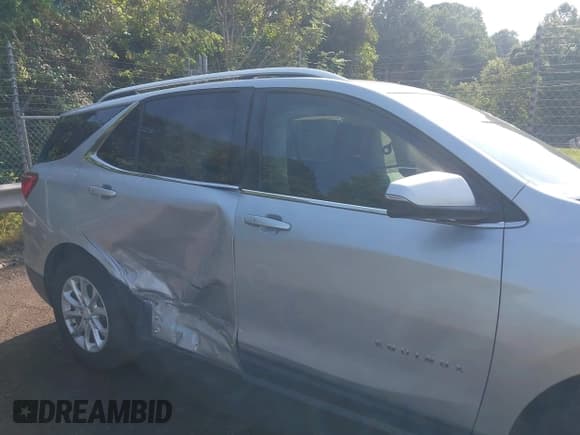 ✅ 2018 Chevrolet Equinox LT • VIN: 2GNAXJEV0J6242491 • Lot: 42582162. Listed on IAAI with 120,362 mi. Free auction sales archive from the USA and detailed vehicle history report at DreamBid. Image 6.