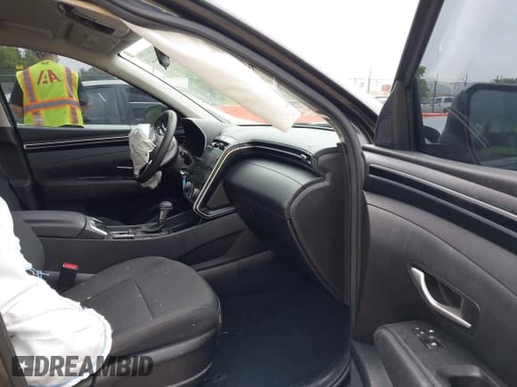 ✅ 2022 Hyundai Tucson SE • VIN: 5NMJACAE0NH031768 • Lot: 42504229. Wystawiony na IAAI z przebiegiem 95 106 mil. Bezpłatny archiwum sprzedaży aukcyjnych z USA i szczegółowy raport historii pojazdu na DreamBid. Zdjęcie 5.