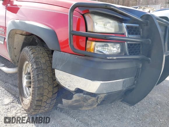 ✅ 2006 Chevrolet Silverado 2500HD LT3 • VIN: 1GCHK23D46F270846 • Lot: 41395200. Wystawiony na IAAI z przebiegiem 213 315 mil. Bezpłatny archiwum sprzedaży aukcyjnych z USA i szczegółowy raport historii pojazdu na DreamBid. Zdjęcie 17.