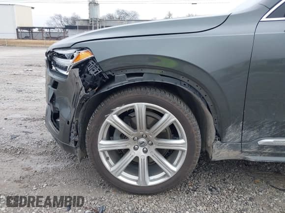 ✅ 2018 Volvo XC90 Inscription • VIN: YV4A22PL4J1207297 • Lot: 43761145. Listed on IAAI with 128,601 mi. Free auction sales archive from the USA and detailed vehicle history report at DreamBid. Image 21.