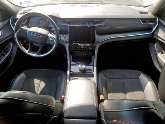 ✅ 2025 Jeep Grand Cherokee Altitude • VIN: 1C4RJHAG9S8657401 • Lot: 85341115. Listed on Copart with 22,179 mi. Free auction sales archive from the USA and detailed vehicle history report at DreamBid. Image 8.